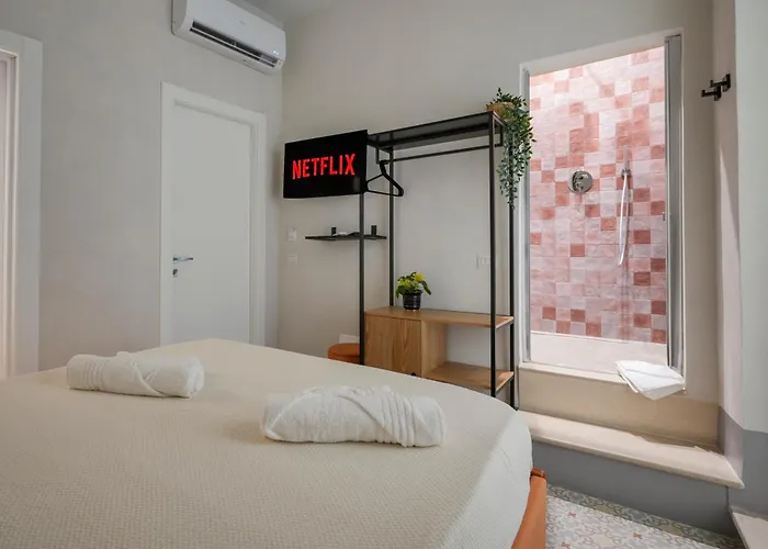 Mimi's - Charming Old Town 招待所