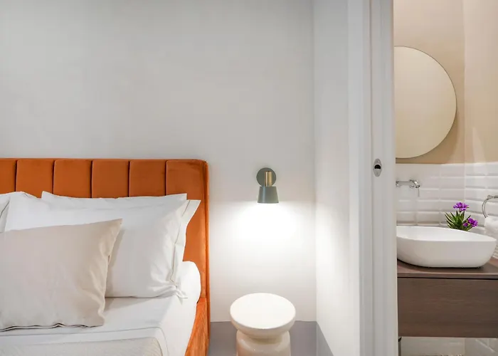 Mimi's - Charming Old Town 3*