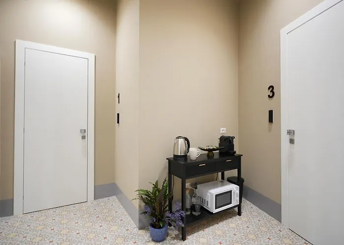 Mimi's - Charming Old Town 3*