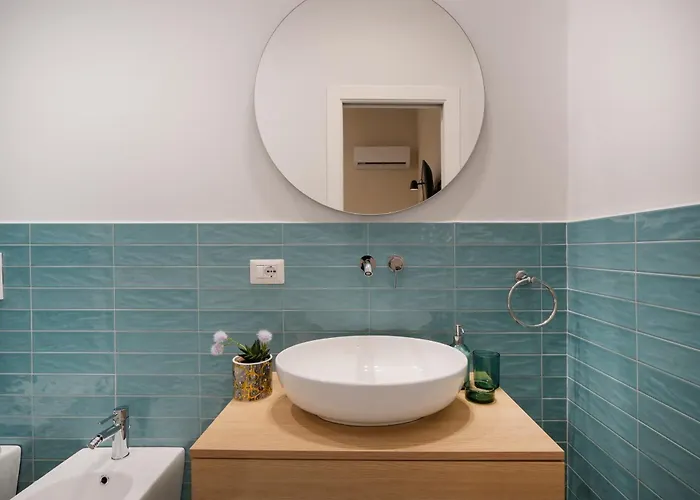 Mimi's - Charming Old Town 3*